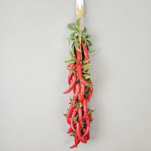 Vtg Red Chili Peppers on Braided Jute Rope~24" Long~4" Hard Plastic Peppers